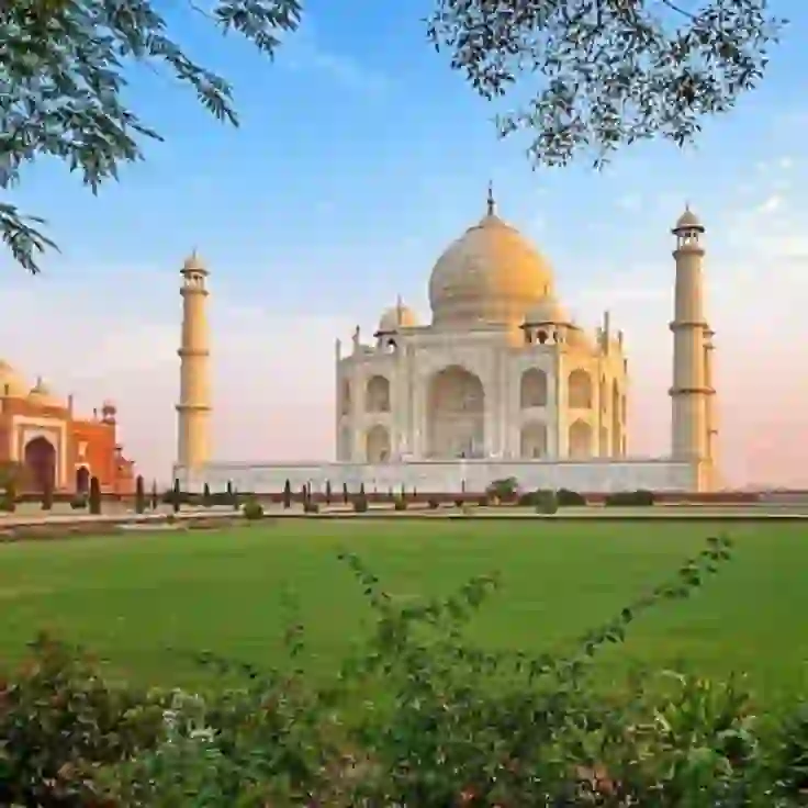 Tamil travel agency in delhi chauffeur services